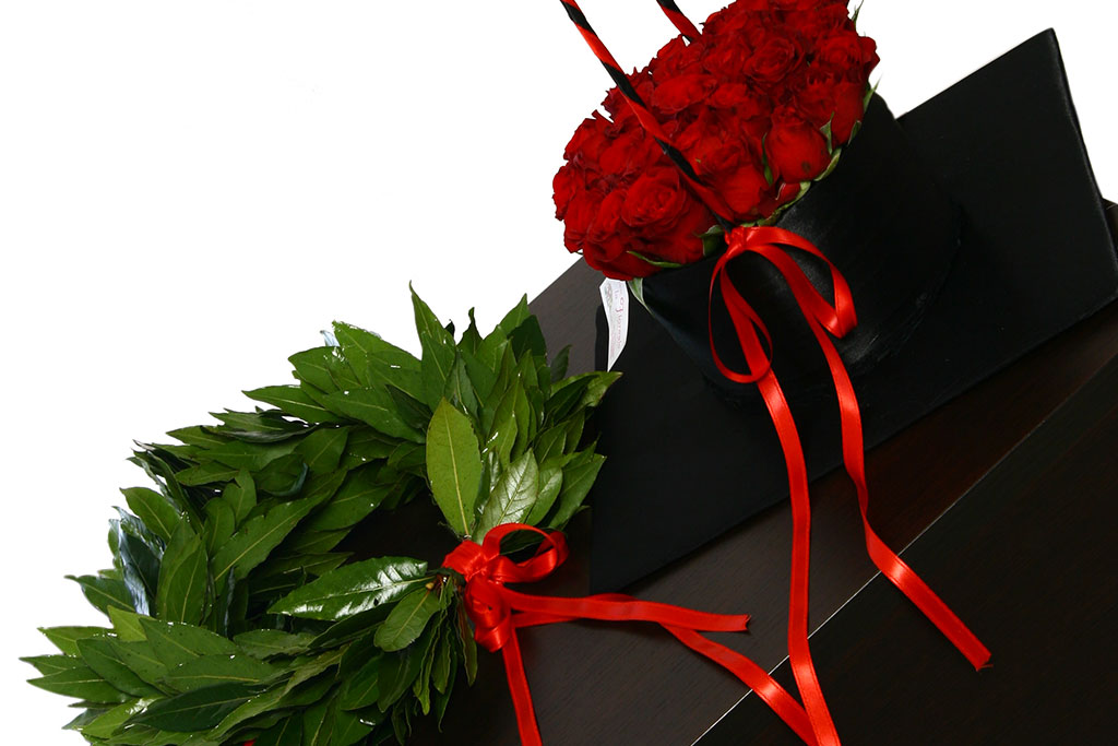 Laurea, come festeggiare. I colori per le corone d’alloro e i fiori più adatti